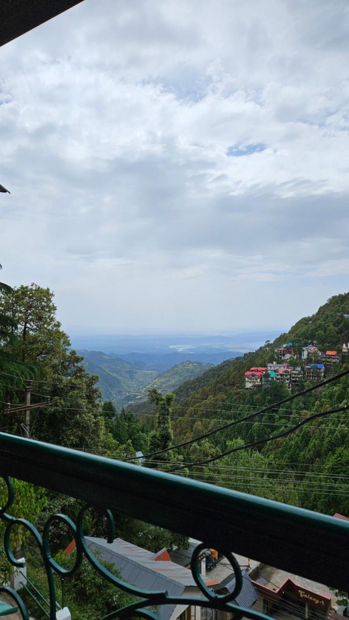 Mongas Hotel & Resort Dalhousie Exterior photo