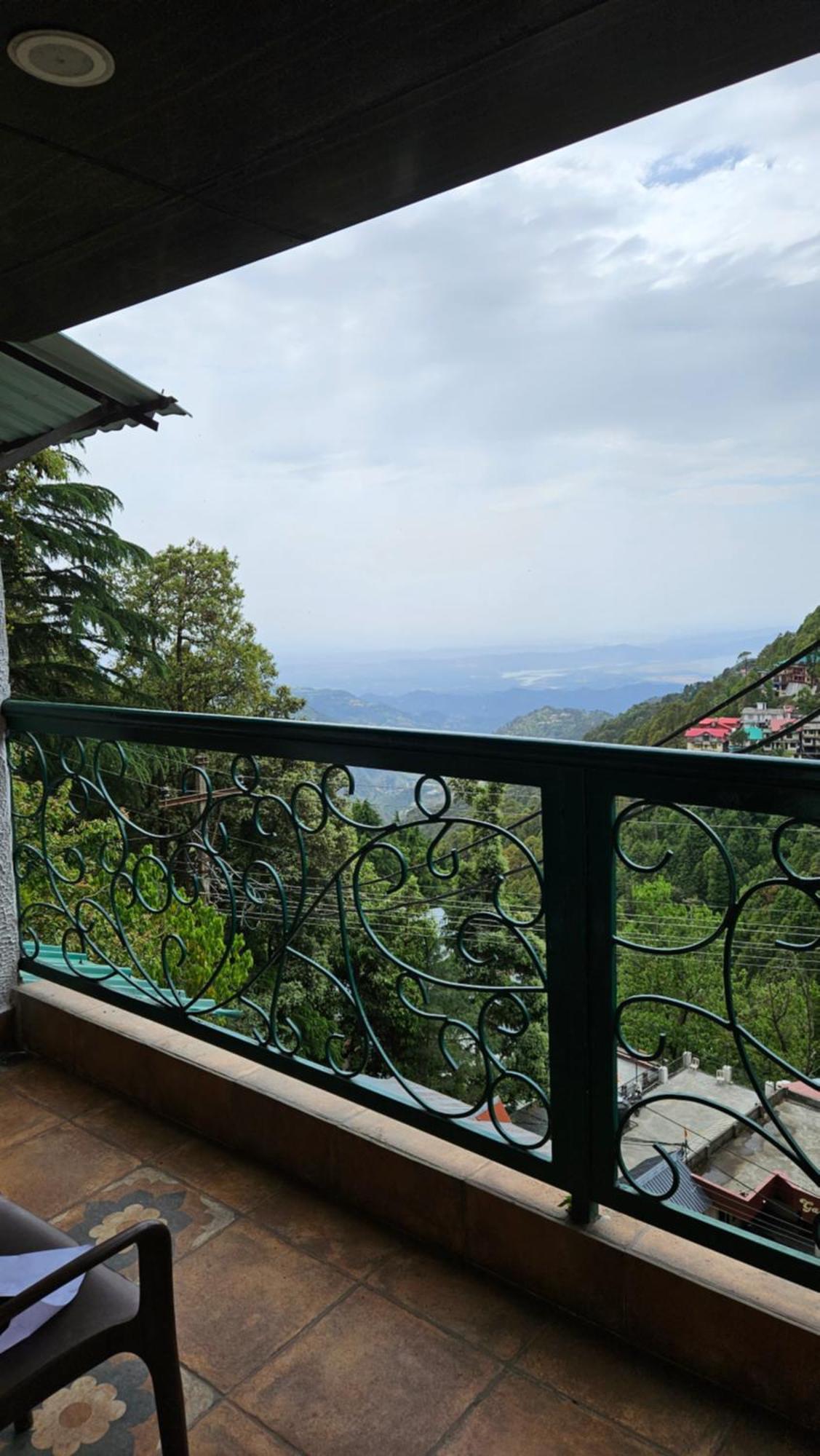 Mongas Hotel & Resort Dalhousie Exterior photo